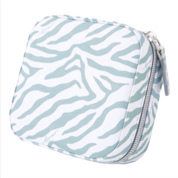 Milly Traveling Jewelry Case & Organizer - Picture 3 of 5